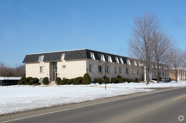 Primary Photo - The Lakes at Norton Shores