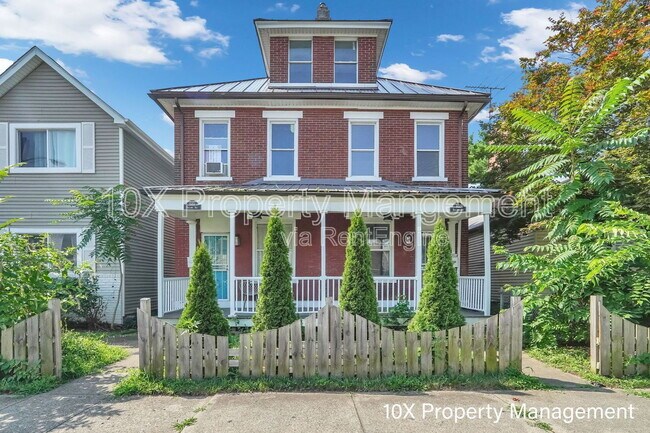 Primary Photo - 851 Bellows Ave