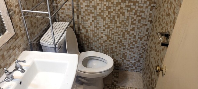 Building Photo - 10169 Penrith Dr