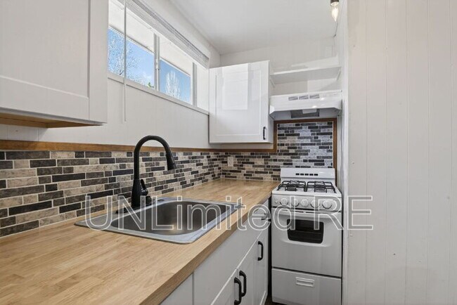 Building Photo - 3550 N Jamison Blvd