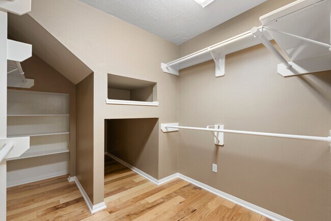 Building Photo - The Perfect Woodlands Retreat: Steps from ...