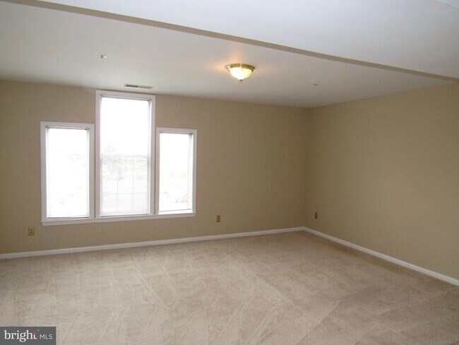 Building Photo - 6944 Ellingham Cir