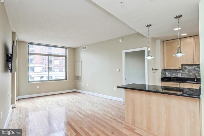 Building Photo - 3600 S Glebe Rd