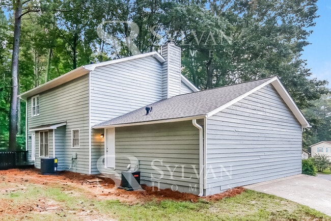 Building Photo - Living where You Love is Good for your Heart!