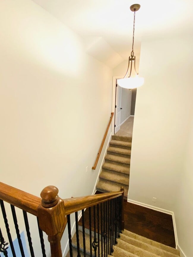 Building Photo - 1194 Eagle's Bluff Dr