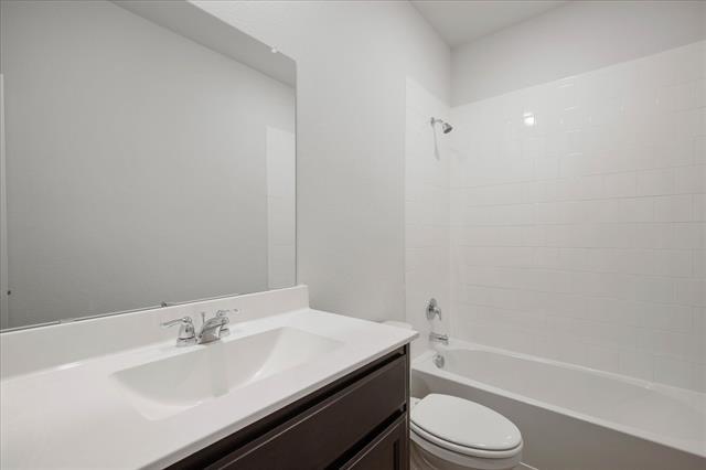 Building Photo - 2220 Barnwell Dr