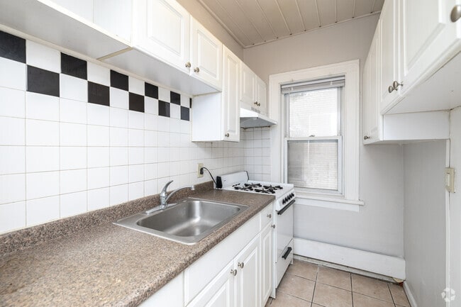 2BR, 1BA - 720SF - Kitchen - 1st Avenue Flats