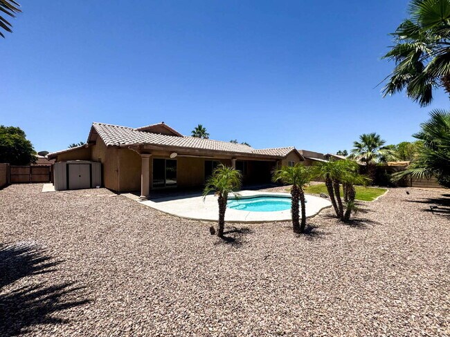 Building Photo - For Rent: 3-bedroom, 2-bathroom home in Barkley Ranch