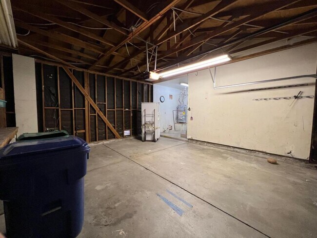 Building Photo - 2258 Gregory Ave