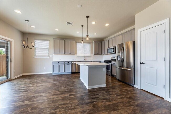 Building Photo - 5413 Traviston Dr