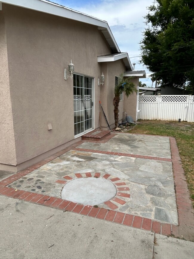 Building Photo - 1332 Maynard Dr