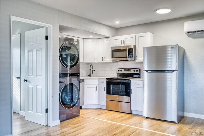 Building Photo - 4156 Folsom Ave