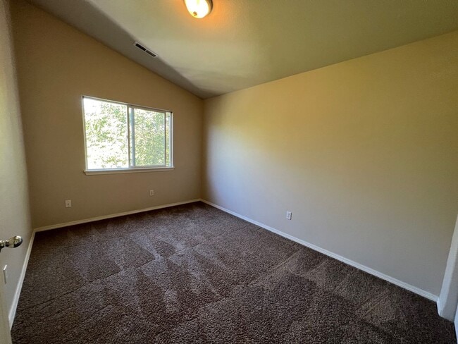 Building Photo - 4353 SE Chelsea Ln