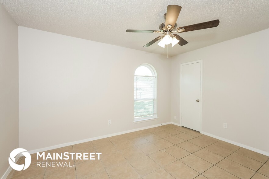 Building Photo - 3609 Cobblestone Dr