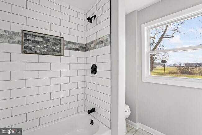 Building Photo - 695 Salem Quinton Rd