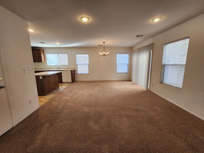 Building Photo - Great 2 Story Home in the SouthWest