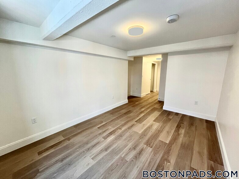 Building Photo - 1079 Commonwealth Ave