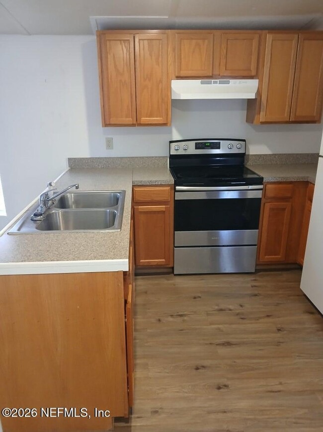 Building Photo - 104 Ash St