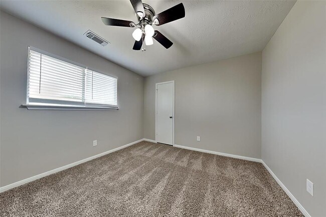 Building Photo - 25714 Oakridge Forest Ln