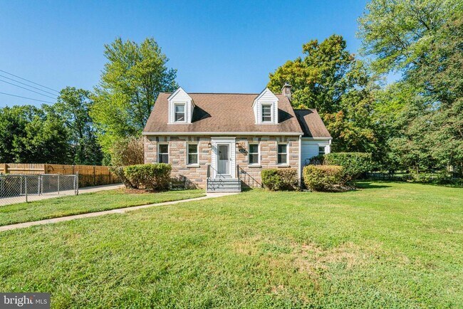 Building Photo - 8230 Gregory Dr