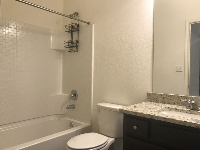 Building Photo - Great 3/2 in Presidential Meadows