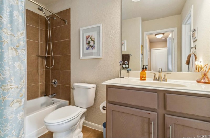 Building Photo - 5618 Thunder Oaks