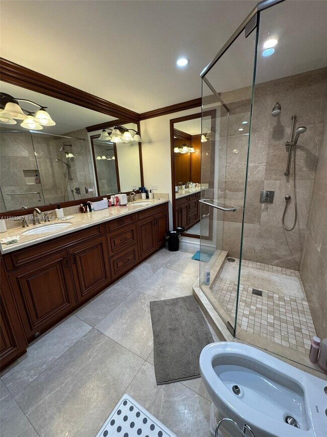 Building Photo - 10085 Bay Harbor Terrace