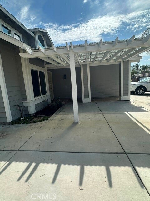 Building Photo - 26286 Topanga Way