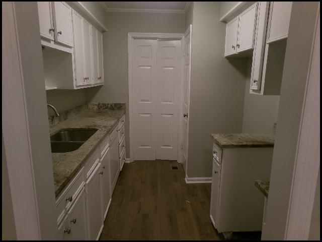 Building Photo - 1813 Sanford Dr