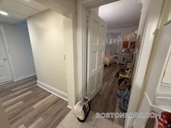 Building Photo - 62 Boylston St