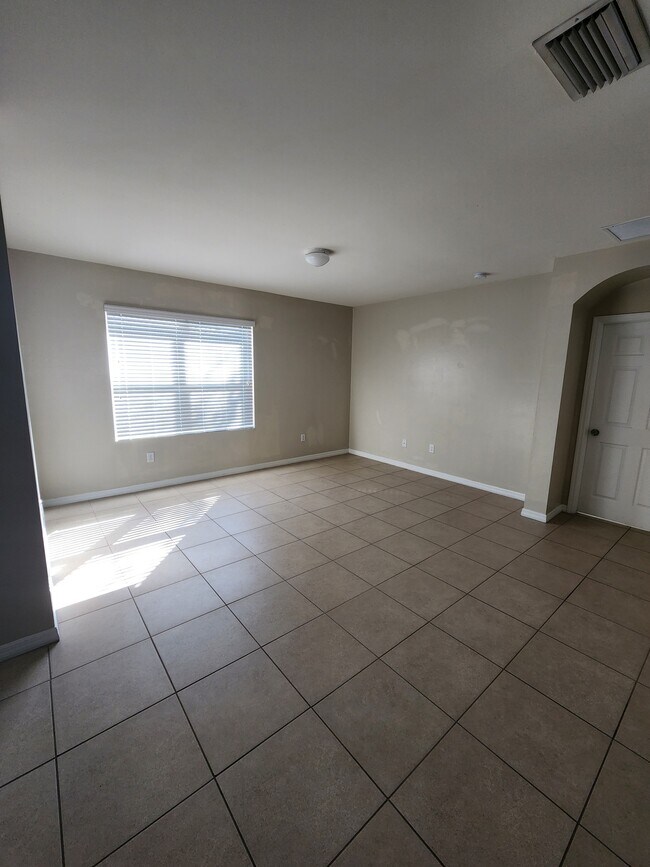 Building Photo - 220 SW 19th Terrace