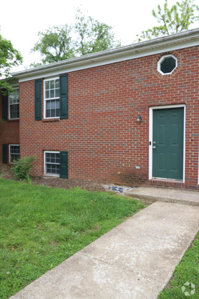 Building Photo - 406 Lakeview Dr