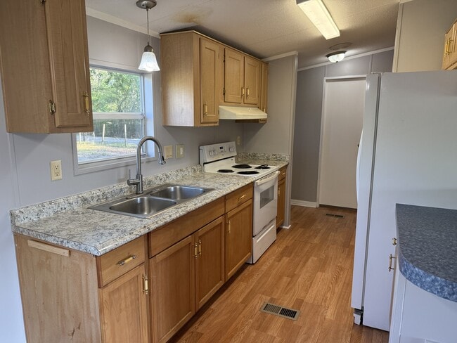 Building Photo - 7007 Glen Meadow Dr