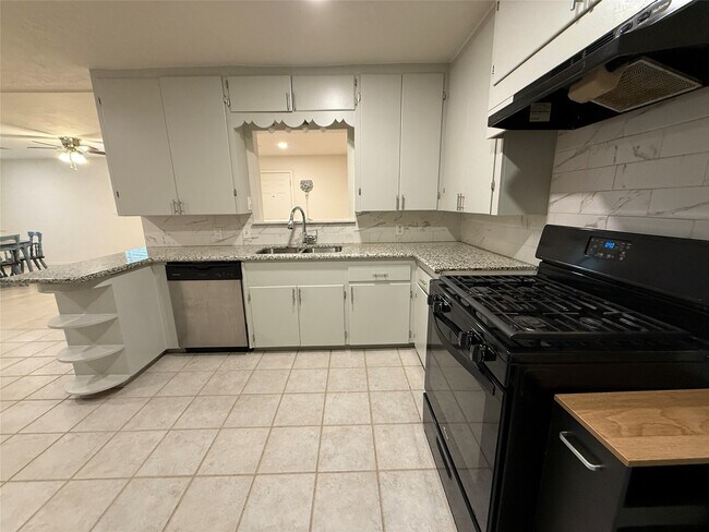 Building Photo - 2310 Pecos St