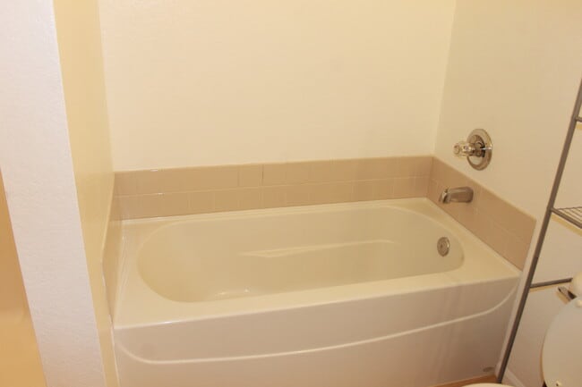 Building Photo - 7330 Kearney St