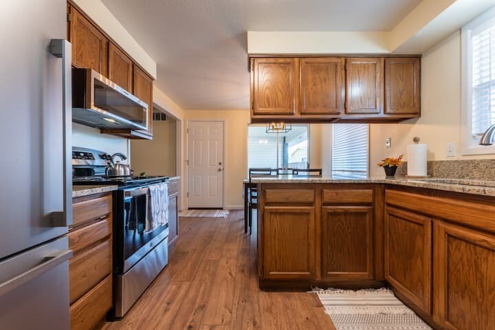 Kitchen - 3201 W Cherry Ln