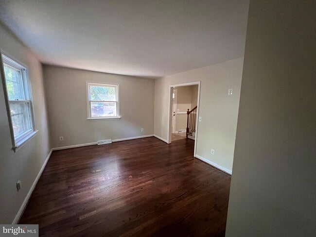 Building Photo - 439 Ridgemore St