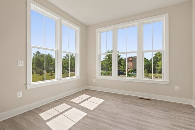 Building Photo - 625 Lipizzan Dr SW