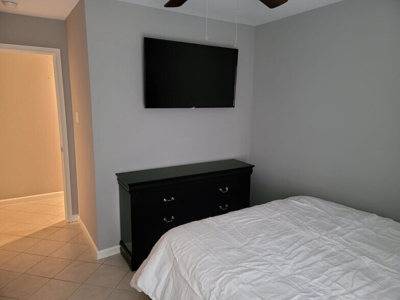 Building Photo - 5038 Mallow St