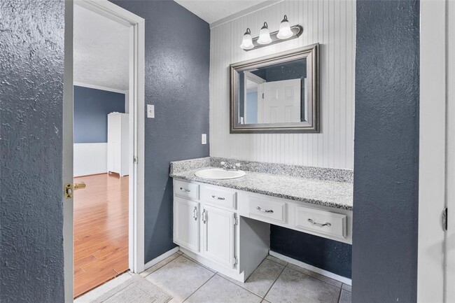 Building Photo - 22142 Pearl Lake Dr
