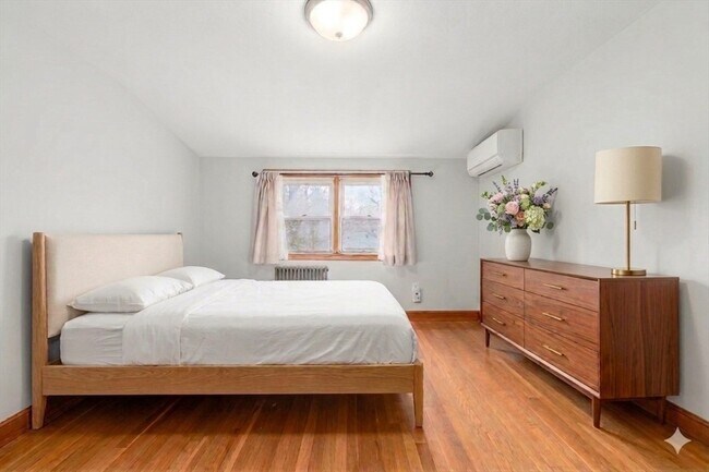 Building Photo - 22 Munroe Rd