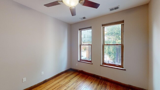 Building Photo - 1834 Ingleside Terrace NW