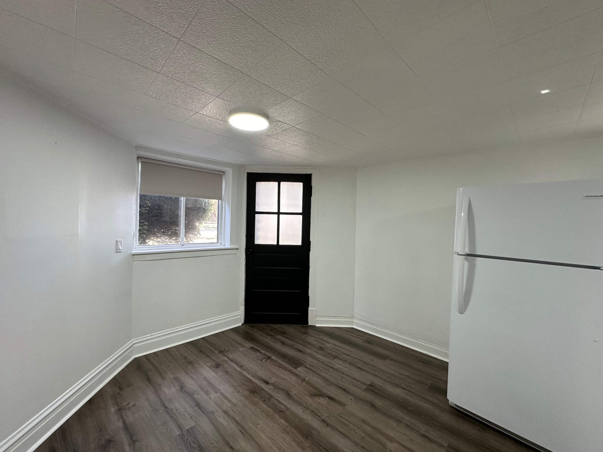 Building Photo - 4904 N Austin Ave