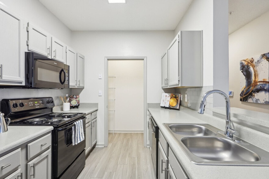 Primary Photo - The Grove on Southlake