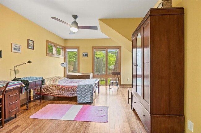 Building Photo - 508 E 38th 1/2 St