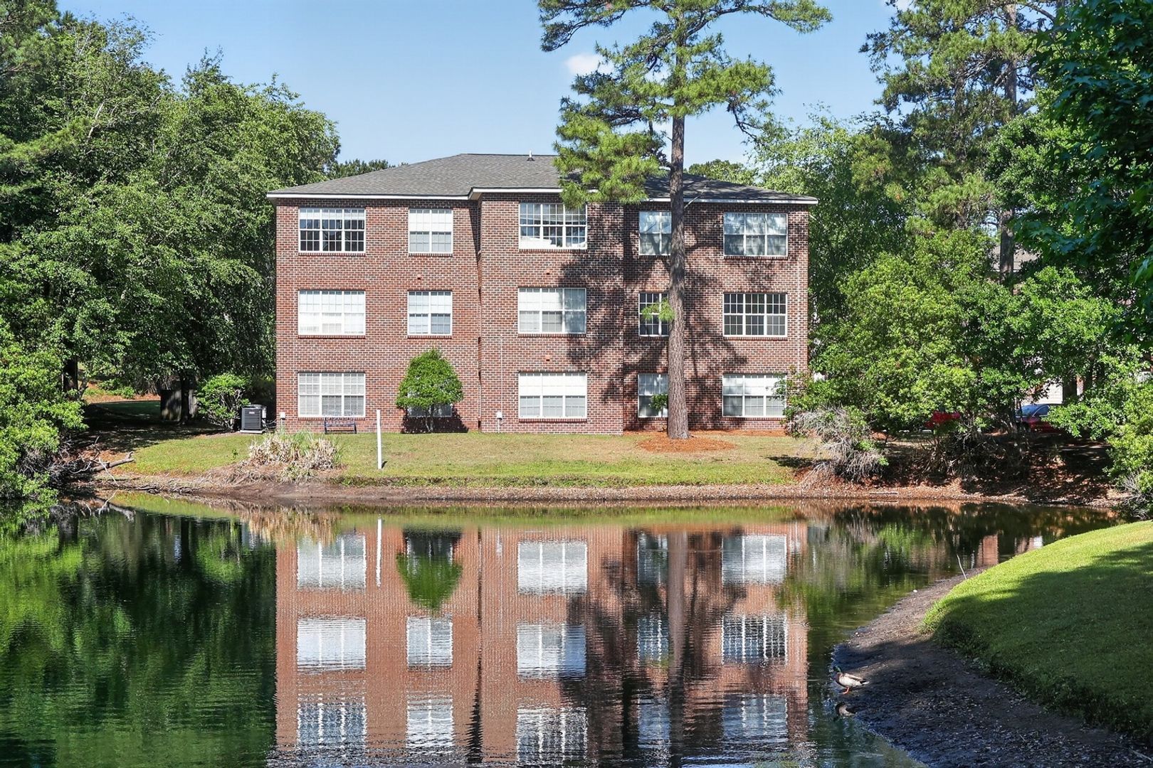 Building Photo - 4246 Villas Dr