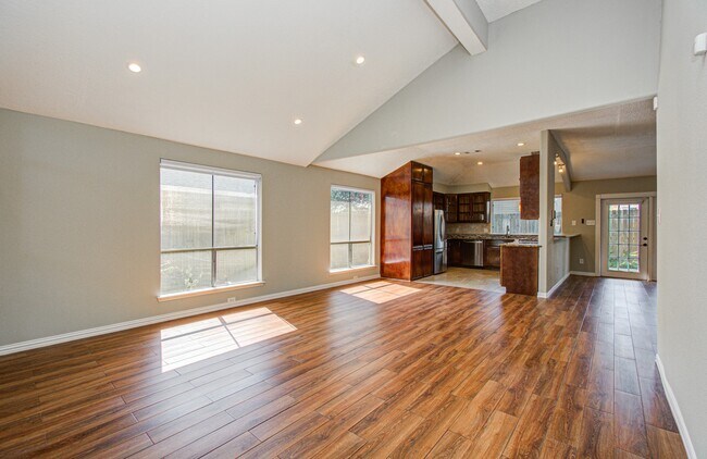 Building Photo - 10546 Rippling Fields Dr