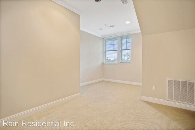 Building Photo - 922 Porter Ave