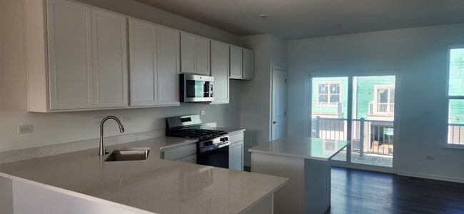 Building Photo - 25712 W Yorkshire Dr