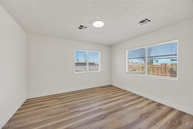 Building Photo - 1320 Gold Ave